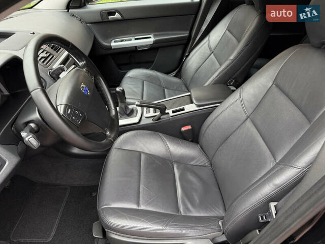 Черный Вольво В50, объемом двигателя 1.6 л и пробегом 244 тыс. км за 8850 $, фото 39 на Automoto.ua