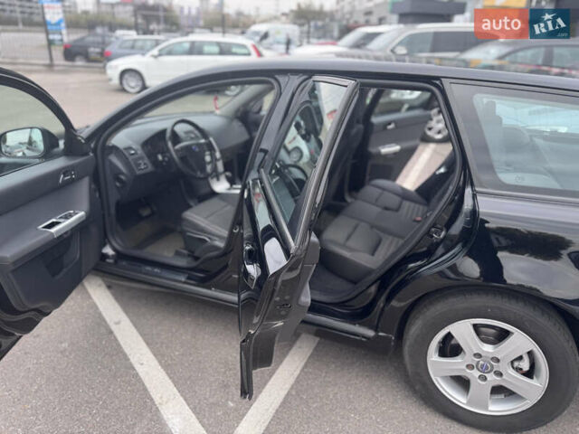 Черный Вольво В50, объемом двигателя 2 л и пробегом 200 тыс. км за 11300 $, фото 18 на Automoto.ua