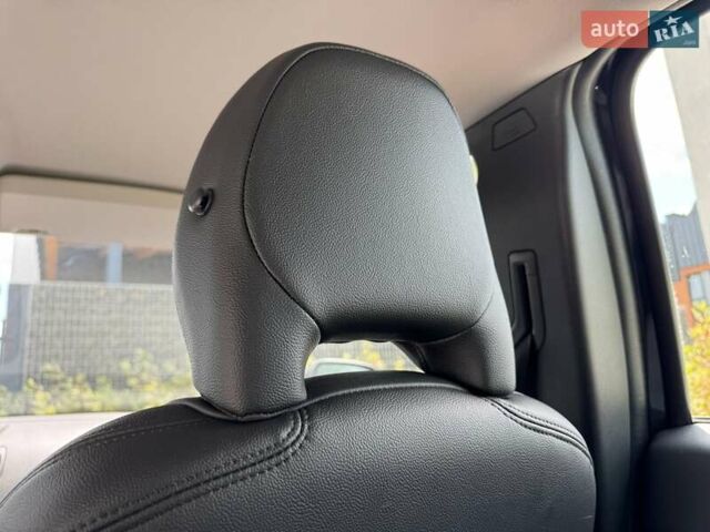 Черный Вольво В50, объемом двигателя 1.6 л и пробегом 236 тыс. км за 8650 $, фото 95 на Automoto.ua