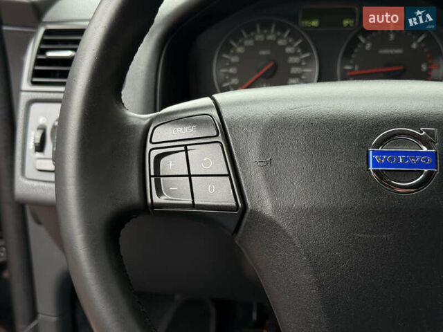 Черный Вольво В50, объемом двигателя 1.6 л и пробегом 244 тыс. км за 8850 $, фото 50 на Automoto.ua