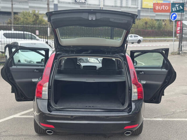 Черный Вольво В50, объемом двигателя 2 л и пробегом 200 тыс. км за 11300 $, фото 17 на Automoto.ua