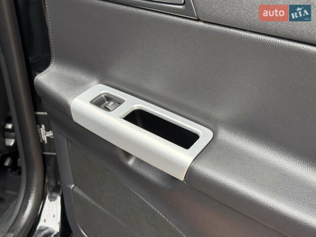 Черный Вольво В50, объемом двигателя 1.6 л и пробегом 244 тыс. км за 8850 $, фото 82 на Automoto.ua