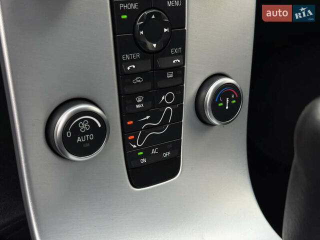 Черный Вольво В50, объемом двигателя 1.6 л и пробегом 244 тыс. км за 8850 $, фото 60 на Automoto.ua