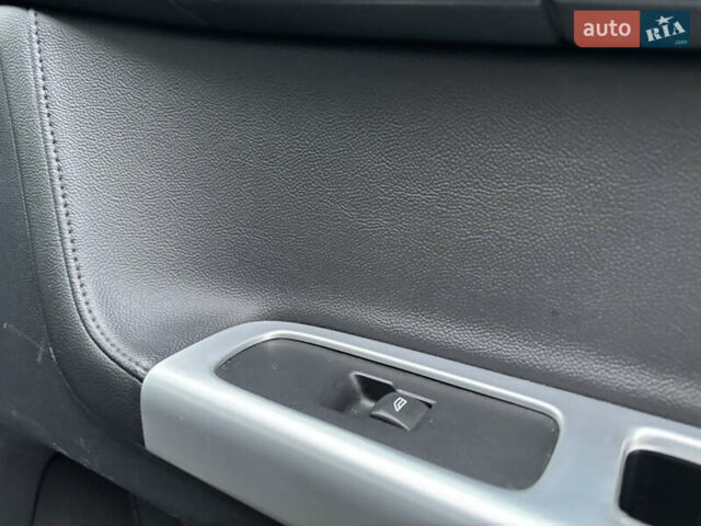 Черный Вольво В50, объемом двигателя 1.56 л и пробегом 256 тыс. км за 8300 $, фото 31 на Automoto.ua