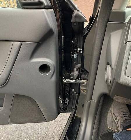 Черный Вольво В50, объемом двигателя 1.6 л и пробегом 320 тыс. км за 7800 $, фото 38 на Automoto.ua