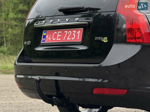 Черный Вольво В50, объемом двигателя 1.6 л и пробегом 223 тыс. км за 8500 $, фото 29 на Automoto.ua