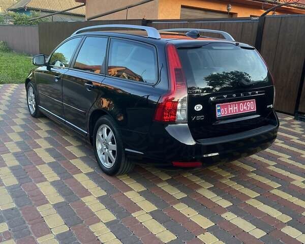 Черный Вольво В50, объемом двигателя 1.6 л и пробегом 237 тыс. км за 9100 $, фото 10 на Automoto.ua