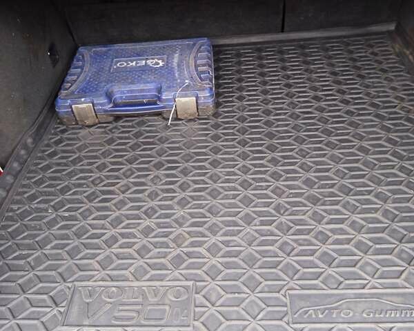 Черный Вольво В50, объемом двигателя 1.56 л и пробегом 248 тыс. км за 8400 $, фото 16 на Automoto.ua