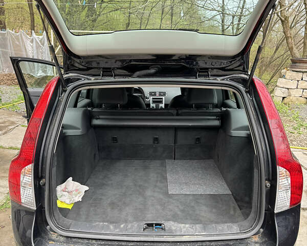 Чорний Вольво V50, об'ємом двигуна 1.56 л та пробігом 185 тис. км за 7300 $, фото 6 на Automoto.ua