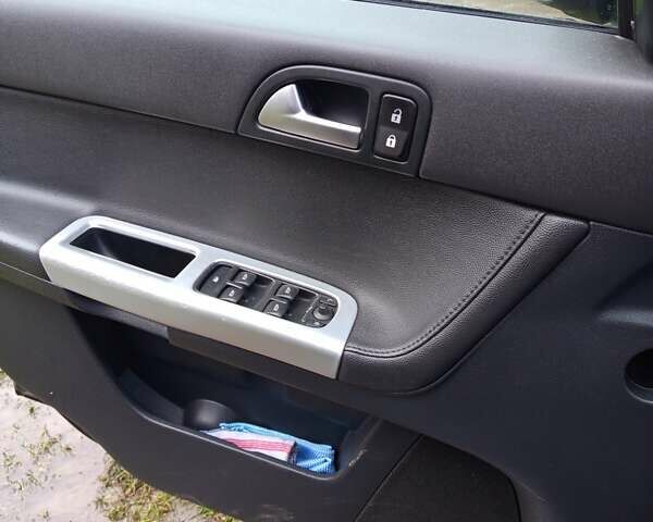 Черный Вольво В50, объемом двигателя 1.56 л и пробегом 248 тыс. км за 8400 $, фото 12 на Automoto.ua