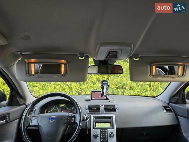 Черный Вольво В50, объемом двигателя 1.6 л и пробегом 192 тыс. км за 8799 $, фото 65 на Automoto.ua