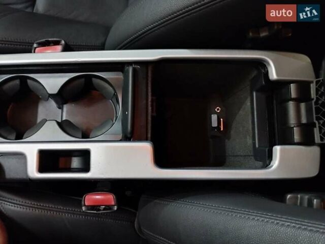 Чорний Вольво V50, об'ємом двигуна 1.6 л та пробігом 192 тис. км за 8750 $, фото 24 на Automoto.ua