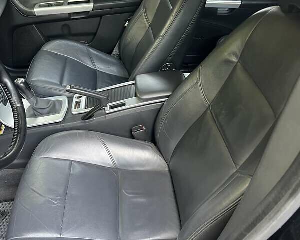 Черный Вольво В50, объемом двигателя 1.6 л и пробегом 240 тыс. км за 8600 $, фото 1 на Automoto.ua