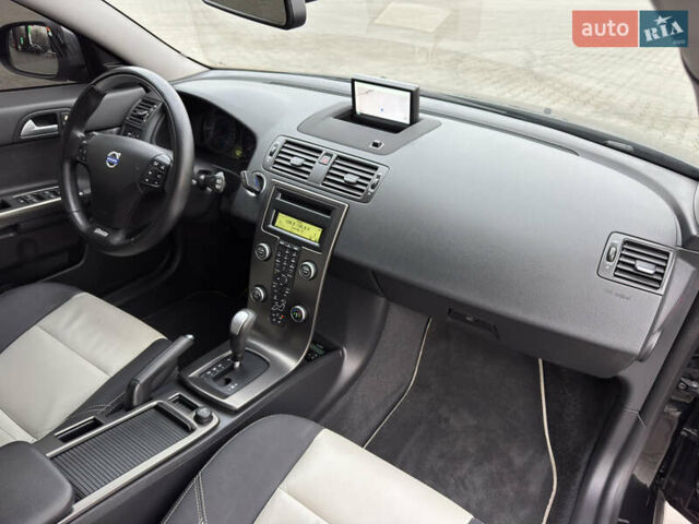 Черный Вольво В50, объемом двигателя 2 л и пробегом 167 тыс. км за 11700 $, фото 38 на Automoto.ua