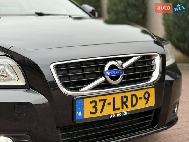 Черный Вольво В50, объемом двигателя 1.6 л и пробегом 244 тыс. км за 8850 $, фото 17 на Automoto.ua