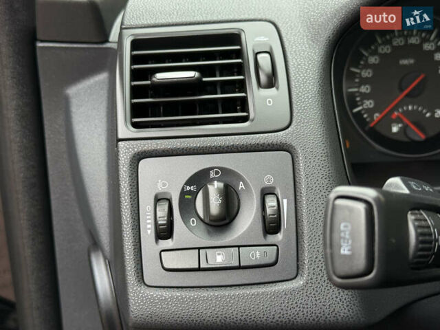 Черный Вольво В50, объемом двигателя 1.6 л и пробегом 244 тыс. км за 8850 $, фото 52 на Automoto.ua