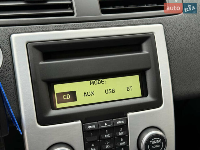 Черный Вольво В50, объемом двигателя 1.6 л и пробегом 244 тыс. км за 8850 $, фото 59 на Automoto.ua