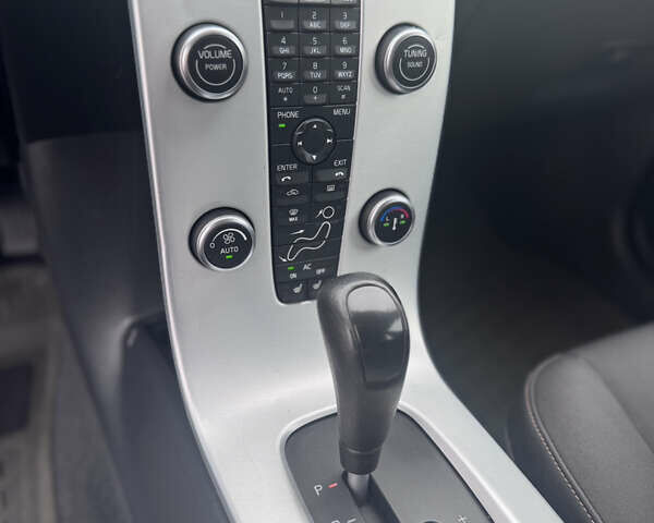 Черный Вольво В50, объемом двигателя 2 л и пробегом 200 тыс. км за 11300 $, фото 35 на Automoto.ua