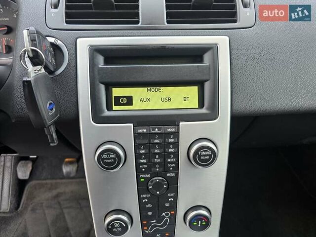 Черный Вольво В50, объемом двигателя 1.6 л и пробегом 192 тыс. км за 8599 $, фото 70 на Automoto.ua