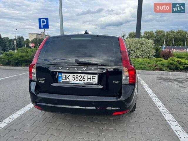 Черный Вольво В50, объемом двигателя 1.6 л и пробегом 260 тыс. км за 9000 $, фото 18 на Automoto.ua