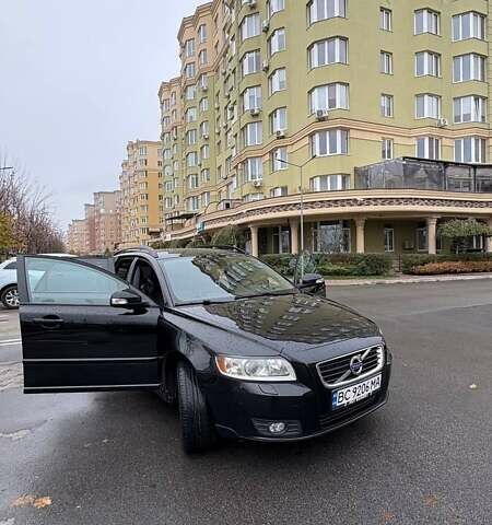 Черный Вольво В50, объемом двигателя 1.6 л и пробегом 320 тыс. км за 7800 $, фото 32 на Automoto.ua