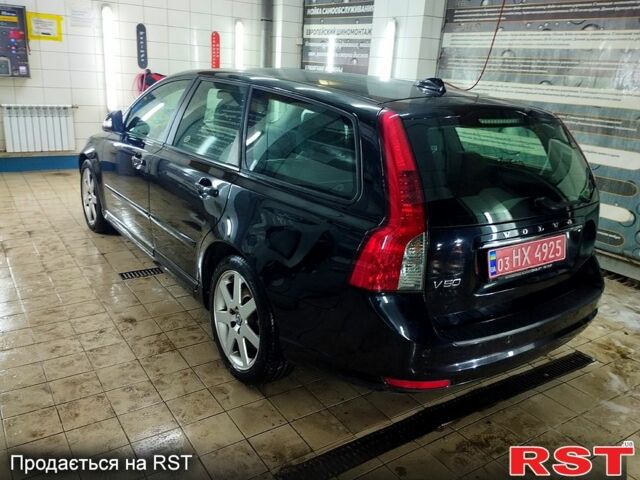 Чорний Вольво V50, об'ємом двигуна 1.6 л та пробігом 192 тис. км за 8750 $, фото 3 на Automoto.ua