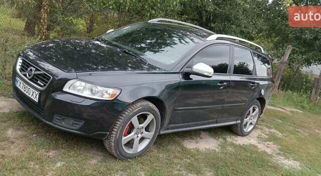 Черный Вольво В50, объемом двигателя 1.98 л и пробегом 210 тыс. км за 9000 $, фото 2 на Automoto.ua