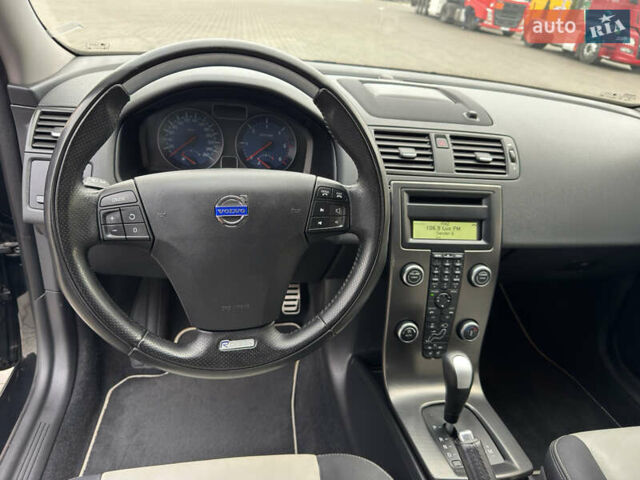 Черный Вольво В50, объемом двигателя 2 л и пробегом 167 тыс. км за 11700 $, фото 53 на Automoto.ua