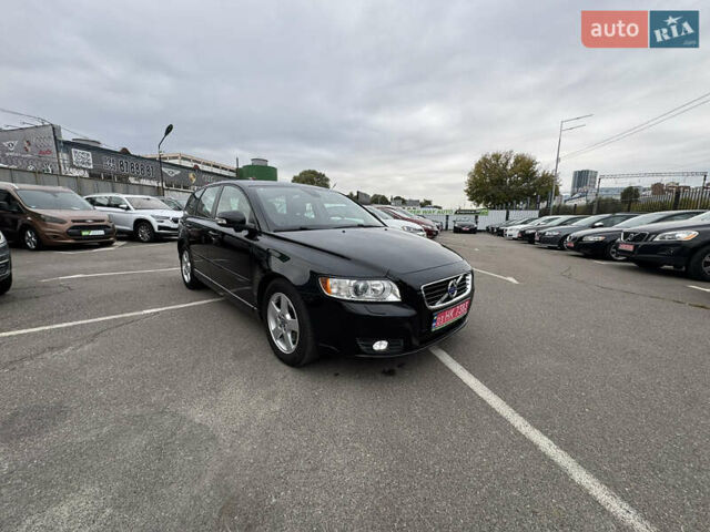 Черный Вольво В50, объемом двигателя 2 л и пробегом 200 тыс. км за 11300 $, фото 51 на Automoto.ua