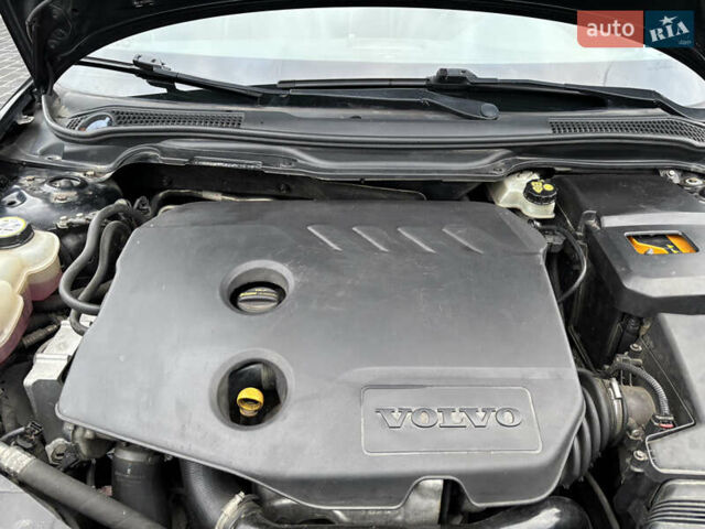 Черный Вольво В50, объемом двигателя 1.56 л и пробегом 256 тыс. км за 8300 $, фото 44 на Automoto.ua