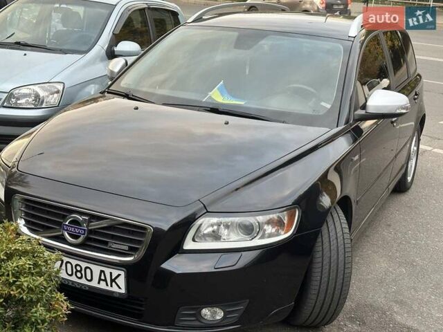 Чорний Вольво V50, об'ємом двигуна 1.56 л та пробігом 276 тис. км за 8750 $, фото 4 на Automoto.ua