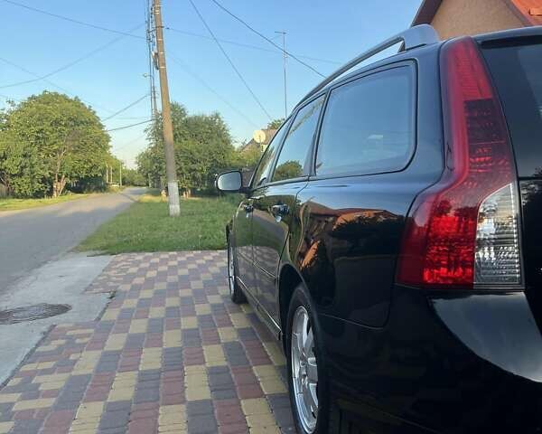 Черный Вольво В50, объемом двигателя 1.6 л и пробегом 237 тыс. км за 9100 $, фото 9 на Automoto.ua