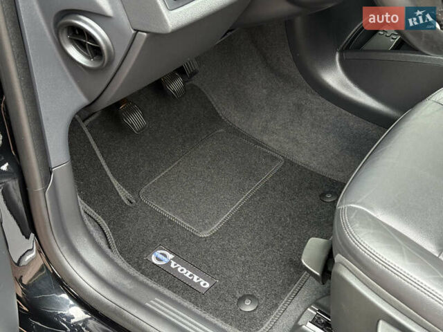 Черный Вольво В50, объемом двигателя 1.6 л и пробегом 244 тыс. км за 8850 $, фото 46 на Automoto.ua