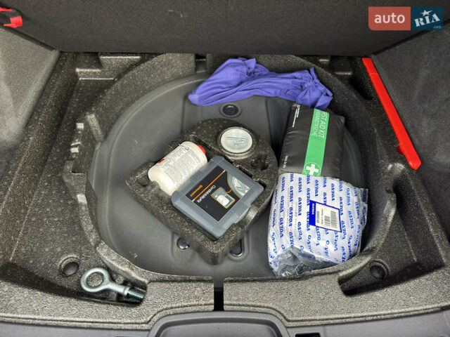 Черный Вольво В50, объемом двигателя 2 л и пробегом 167 тыс. км за 11700 $, фото 64 на Automoto.ua