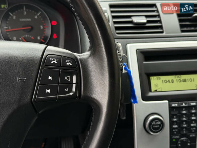 Черный Вольво В50, объемом двигателя 1.6 л и пробегом 244 тыс. км за 8850 $, фото 49 на Automoto.ua