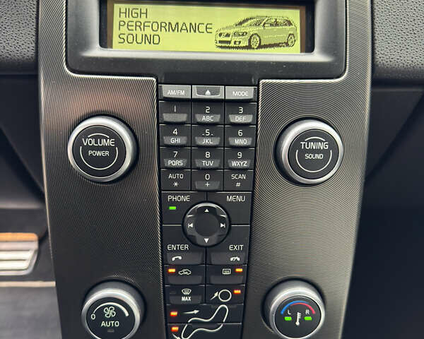 Черный Вольво В50, объемом двигателя 2 л и пробегом 167 тыс. км за 11700 $, фото 50 на Automoto.ua