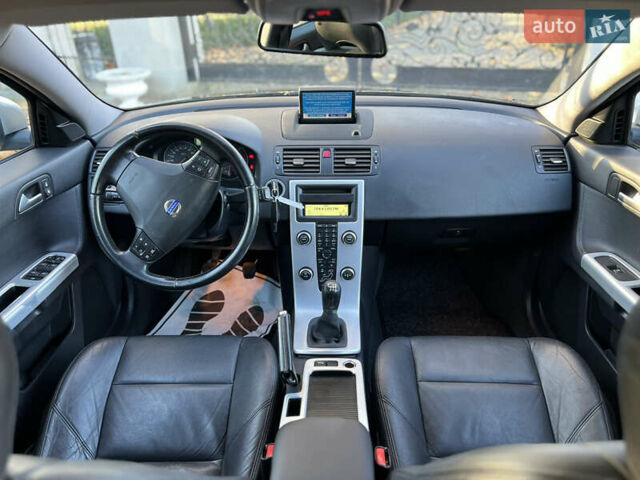 Черный Вольво В50, объемом двигателя 1.6 л и пробегом 228 тыс. км за 8999 $, фото 32 на Automoto.ua