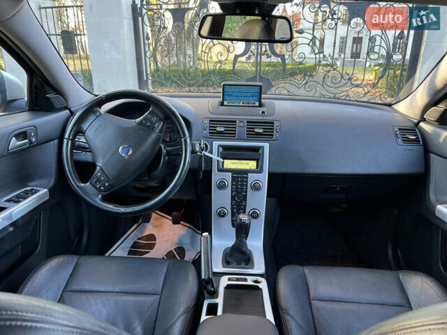 Черный Вольво В50, объемом двигателя 1.6 л и пробегом 228 тыс. км за 8999 $, фото 34 на Automoto.ua