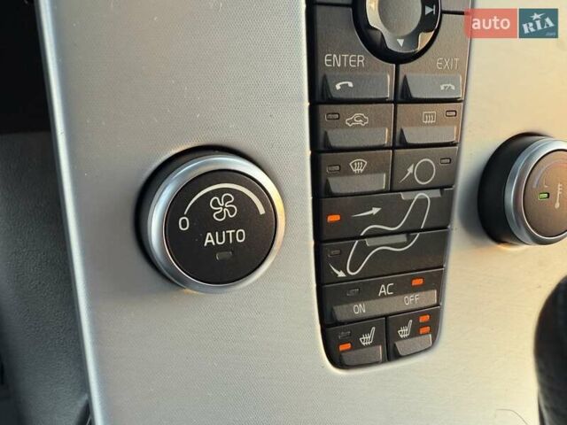 Чорний Вольво V50, об'ємом двигуна 2 л та пробігом 160 тис. км за 10650 $, фото 52 на Automoto.ua