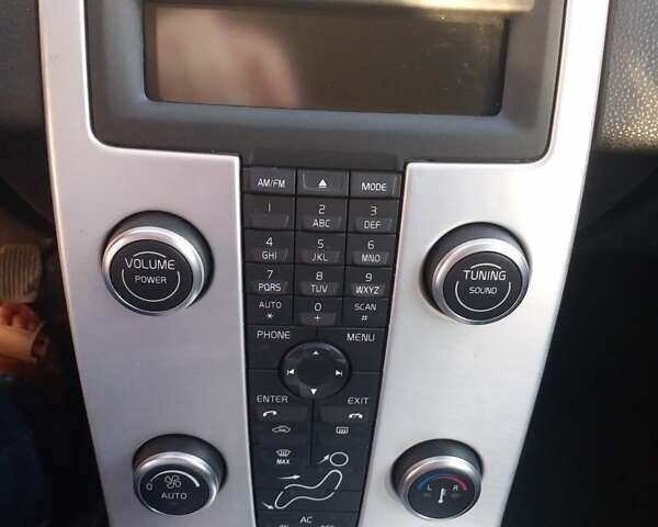 Черный Вольво В50, объемом двигателя 1.56 л и пробегом 223 тыс. км за 7100 $, фото 2 на Automoto.ua