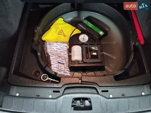 Чорний Вольво V50, об'ємом двигуна 1.6 л та пробігом 192 тис. км за 8750 $, фото 13 на Automoto.ua