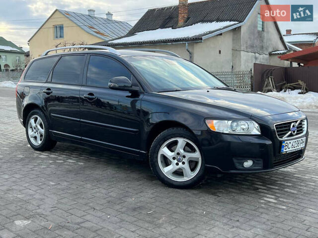 Черный Вольво В50, объемом двигателя 1.6 л и пробегом 240 тыс. км за 8800 $, фото 2 на Automoto.ua