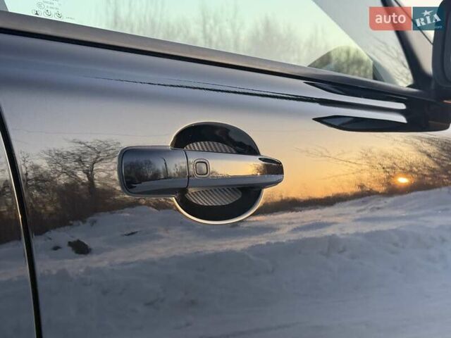 Чорний Вольво V50, об'ємом двигуна 2 л та пробігом 160 тис. км за 10650 $, фото 13 на Automoto.ua