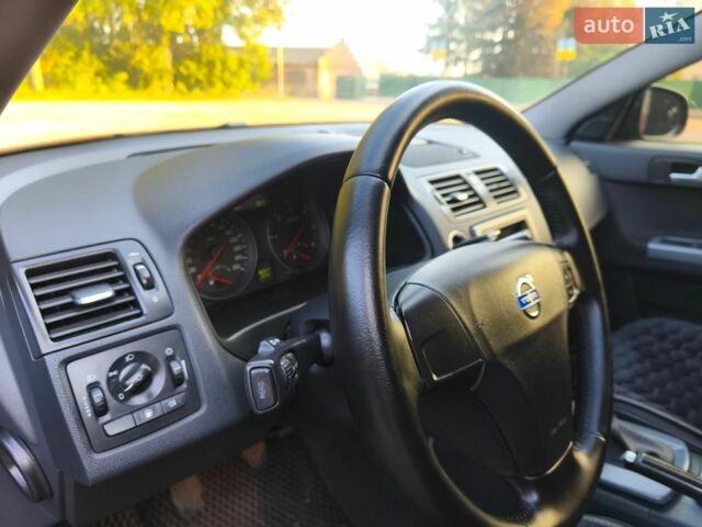 Чорний Вольво V50, об'ємом двигуна 1.6 л та пробігом 180 тис. км за 7200 $, фото 22 на Automoto.ua