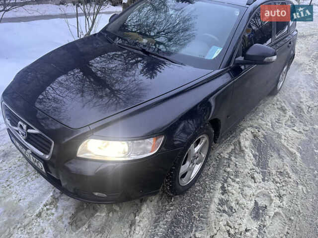 Черный Вольво В50, объемом двигателя 1.6 л и пробегом 257 тыс. км за 7500 $, фото 7 на Automoto.ua