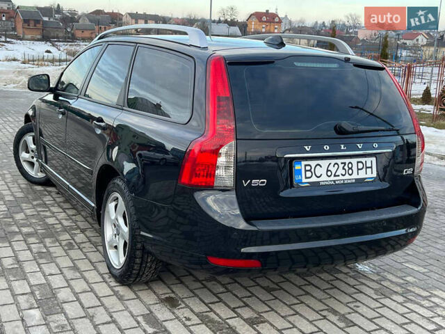 Черный Вольво В50, объемом двигателя 1.6 л и пробегом 240 тыс. км за 8800 $, фото 6 на Automoto.ua