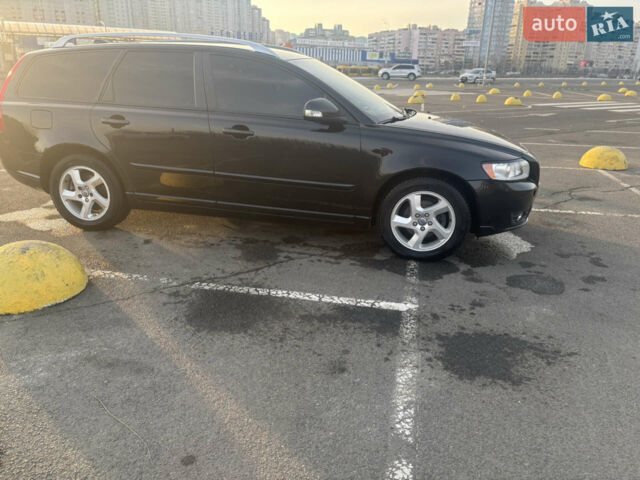 Черный Вольво В50, объемом двигателя 1.56 л и пробегом 266 тыс. км за 6900 $, фото 2 на Automoto.ua