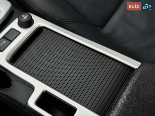 Черный Вольво В50, объемом двигателя 1.6 л и пробегом 244 тыс. км за 8850 $, фото 64 на Automoto.ua