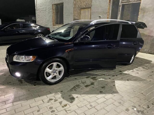 Чорний Вольво V50, об'ємом двигуна 1.6 л та пробігом 235 тис. км за 9600 $, фото 1 на Automoto.ua