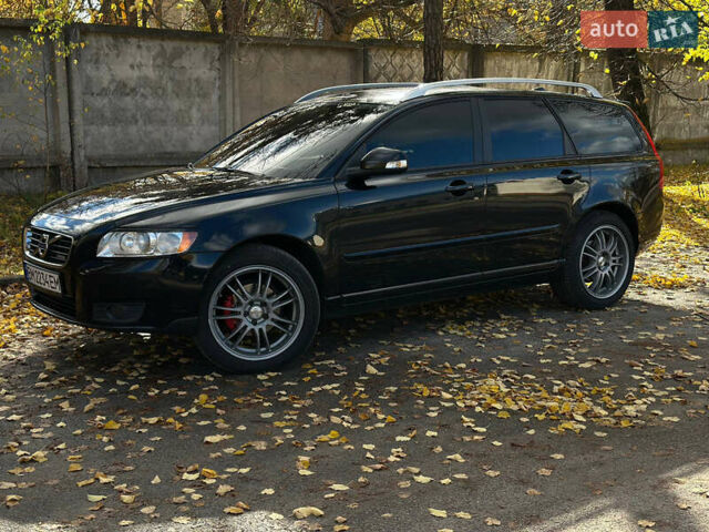 Черный Вольво В50, объемом двигателя 1.6 л и пробегом 255 тыс. км за 9200 $, фото 7 на Automoto.ua